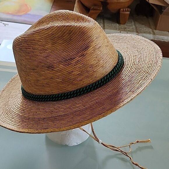 Hand Crafted Hat - Picture 4 of 8